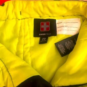 Child’s black unisex snow pants like new condition! Make an offer!